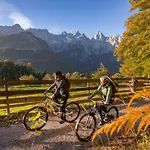 Sport & Sunny Cosy Alpine Retreat Apartment Kranjska Gora