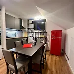 Sport & Sunny Cosy Alpine Retreat Apartment *