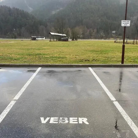 Sport & Sunny Cosy Alpine Retreat *