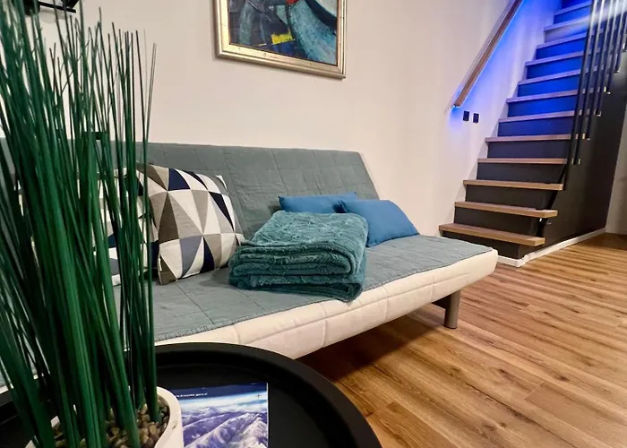 Sport & Sunny Cosy Alpine Retreat *